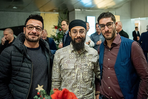 Alupressler im Gruppenbild bei der Weihnachtsfeier 2024